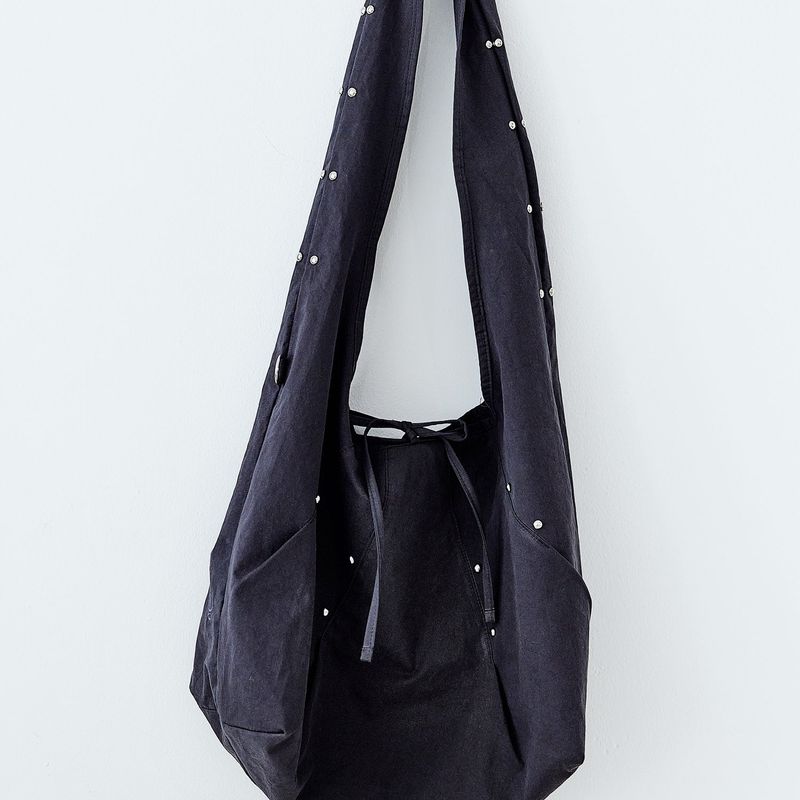 rivet cross bag (charcoal)