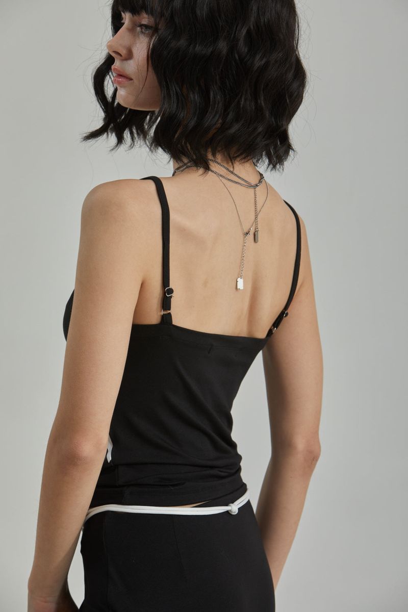 LEADER SLEEVELESS TOP