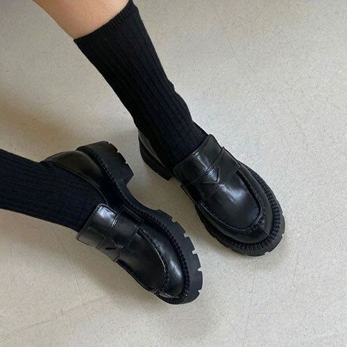 VIVIC（ビビク）の「ROUND PLATFORM LOAFER (BLACK)（Shoes）」