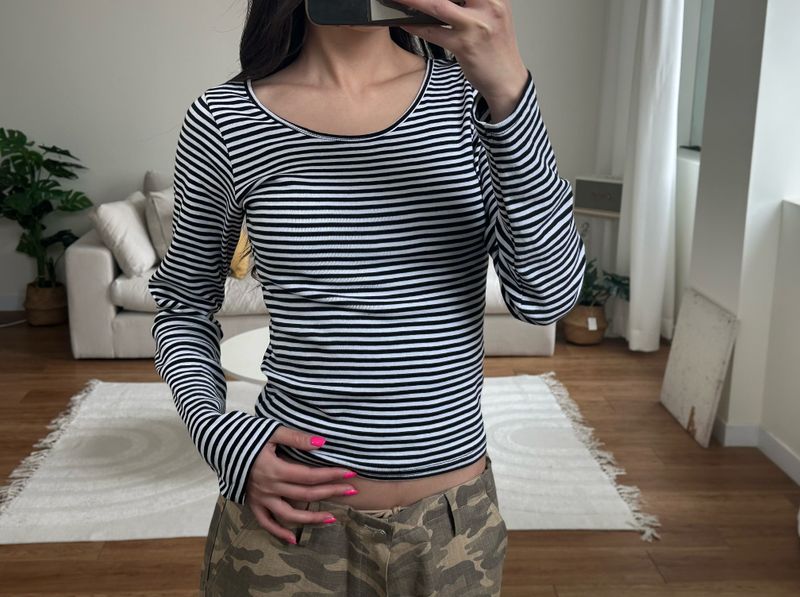slim stripe u neck tee