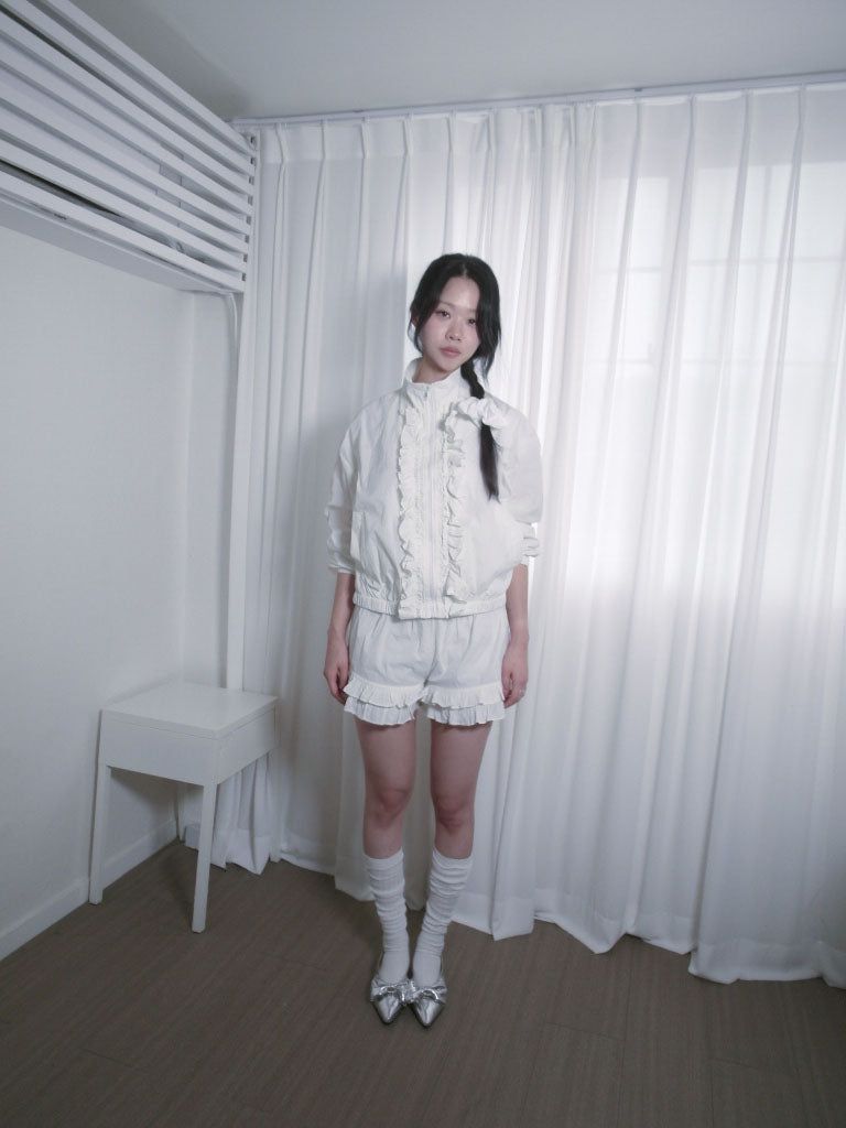 frill race windbreaker set