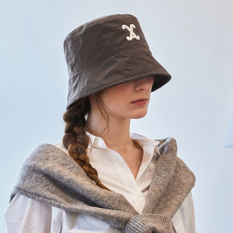 VA Curved 3D Logo Drop Bucket Hat / Brown
