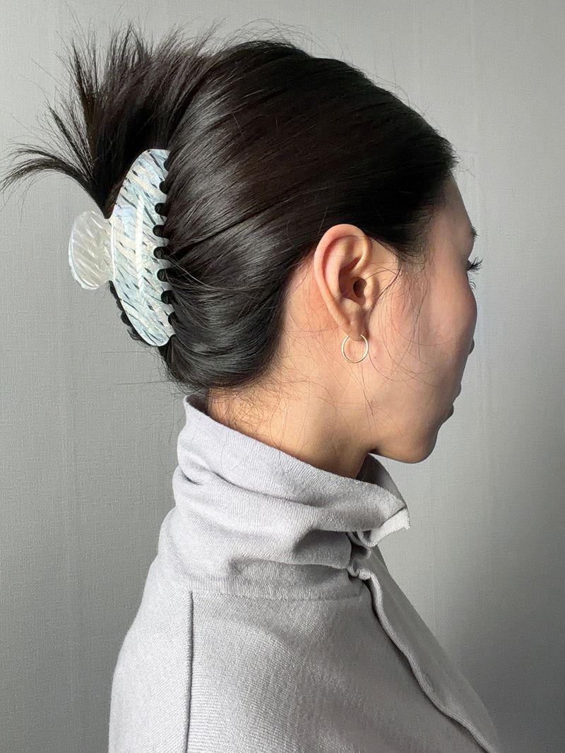 White glitter hair clip`