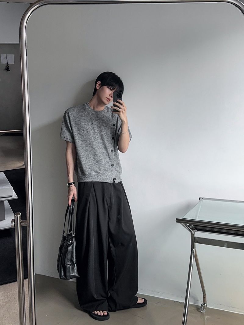 WHAT A LOOK（ワット ア ルック）の「Roa Diagonal Button Short Sleeve Knit（Tops）」