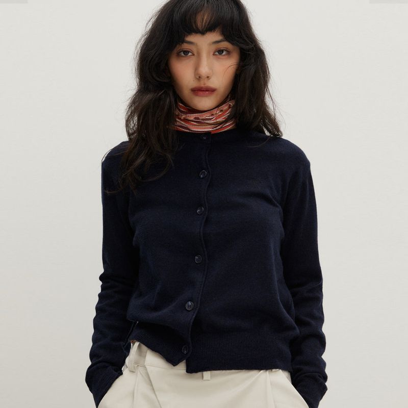 RAVEROUS（レイバロス）の「Round Neck Sweater Cardigan Navy（Tops）」