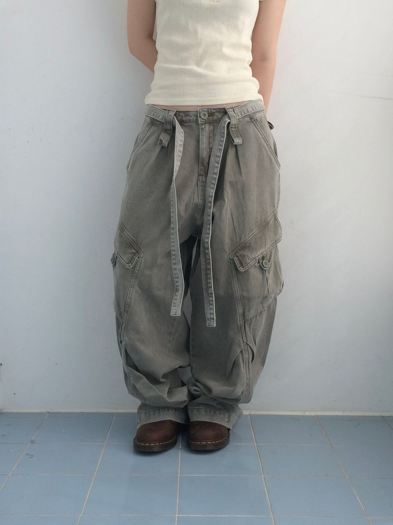 Pocket cargo strap pants