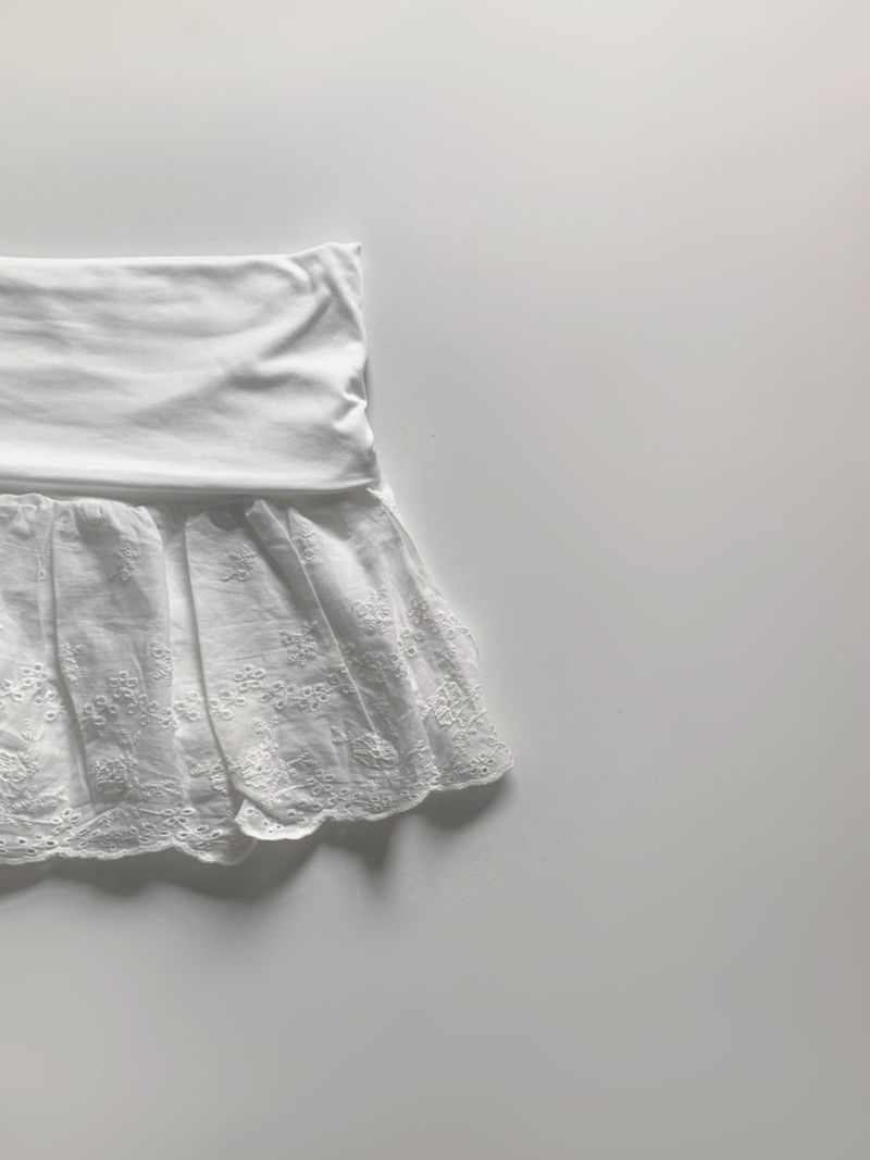 Hansel lace punching skirt