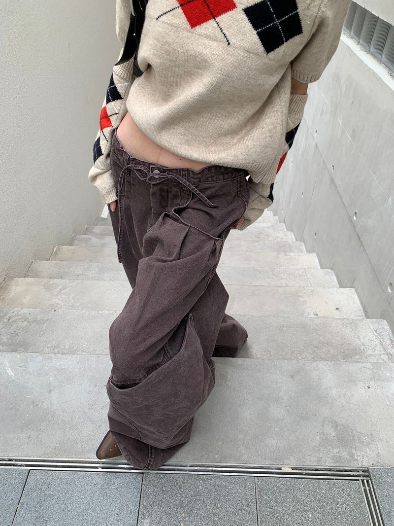 Edge curved pin tuck casual pants