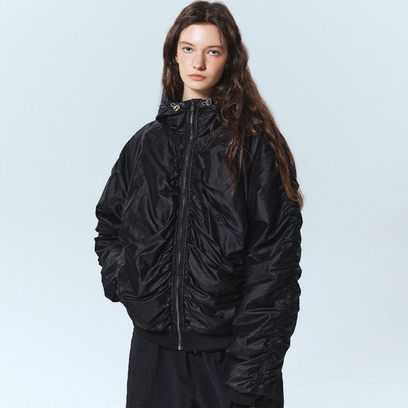 NICK&NICOLE(ニック&ニコール)の「HOODY SHIRRING VOLUME JACKET_BLACK(Jackets/Outerwear)」