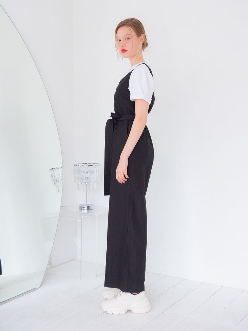 SLEEVELESS BUTTON JUMPSUIT_BLACK