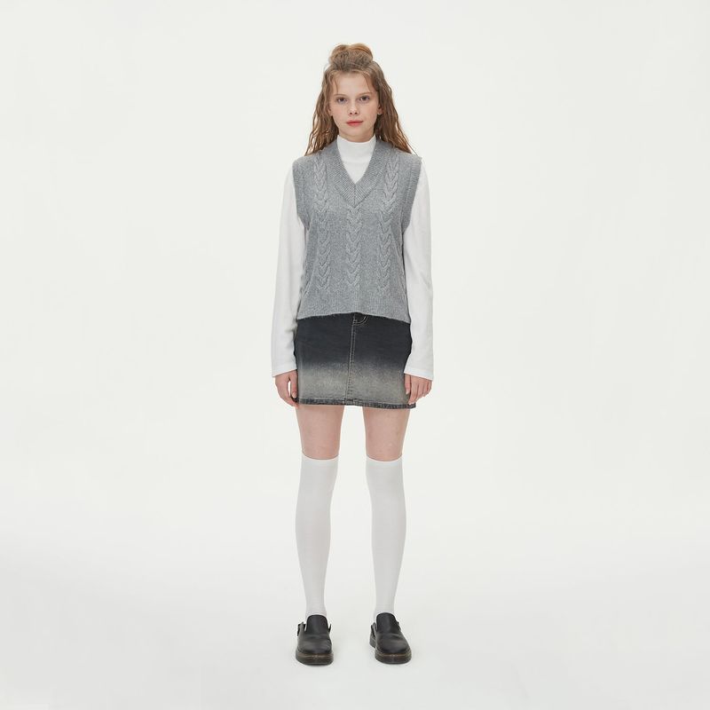 CABLE KNIT VEST_GRAY