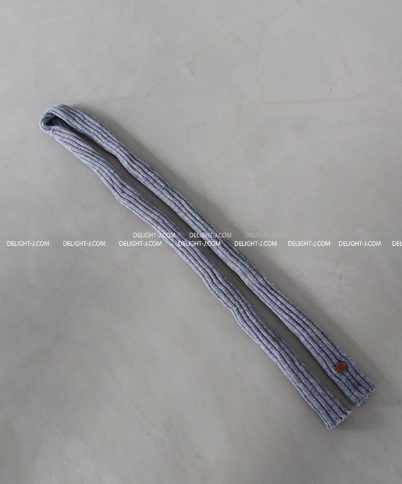 V-neck knit patch long muffler