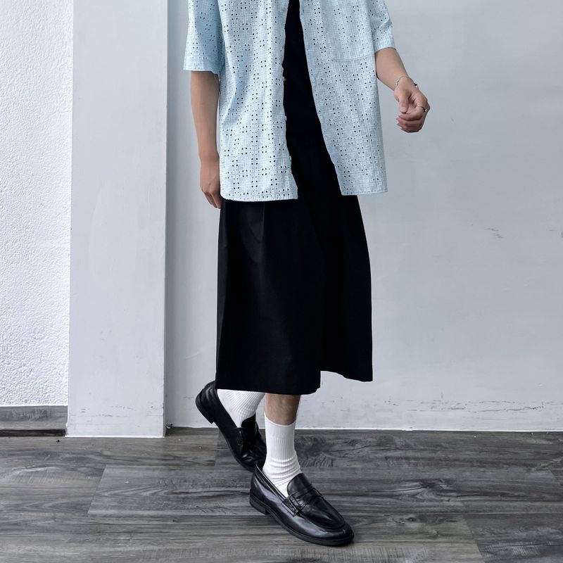 Pleated Wide Silhouette Shorts