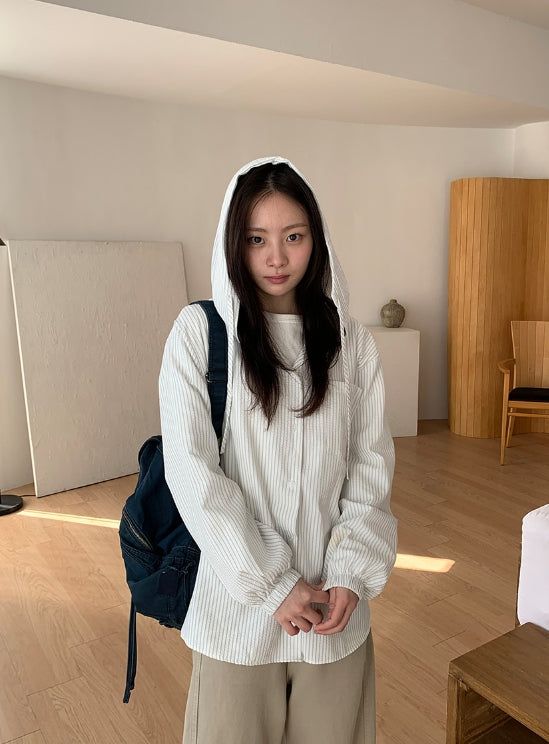 BAON（バオン）の「タッキーストライプオーバーフードシャツ（トップス）」