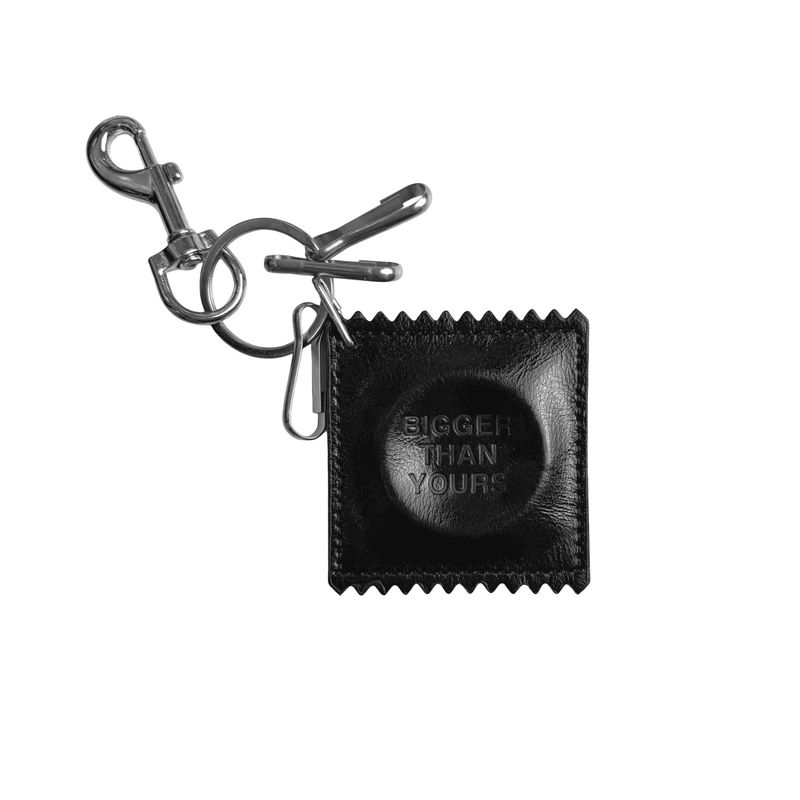 KMC.Stu（ ケーエムシー ストゥ）の「KMC | BLACK CONDOM KEYCHAIN V2（Accessories）」
