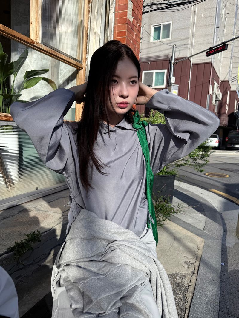  BUTTONNECK SHIRRING BLOUSE