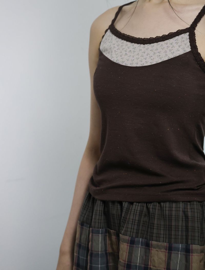 ODDME(オッドミー)の「flower lace sleeveless -Brown(Tops)」