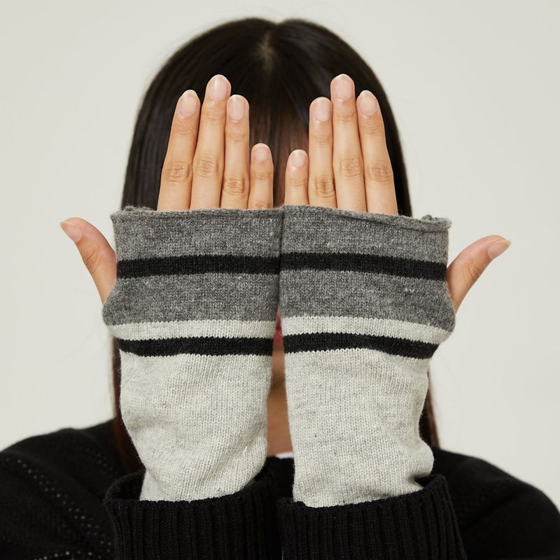 Stripe hand warmer