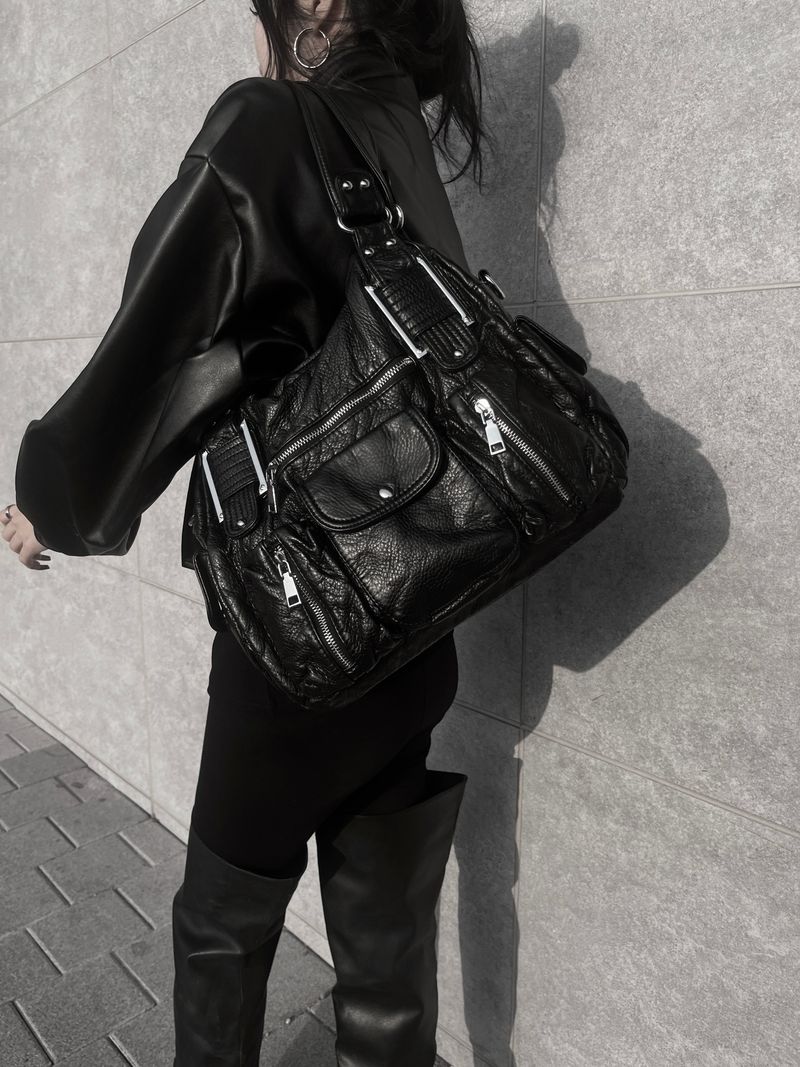 URBAN UNIQUE（アーバンユニーク）の「vintage husky leather shoulder bag（Bags）」