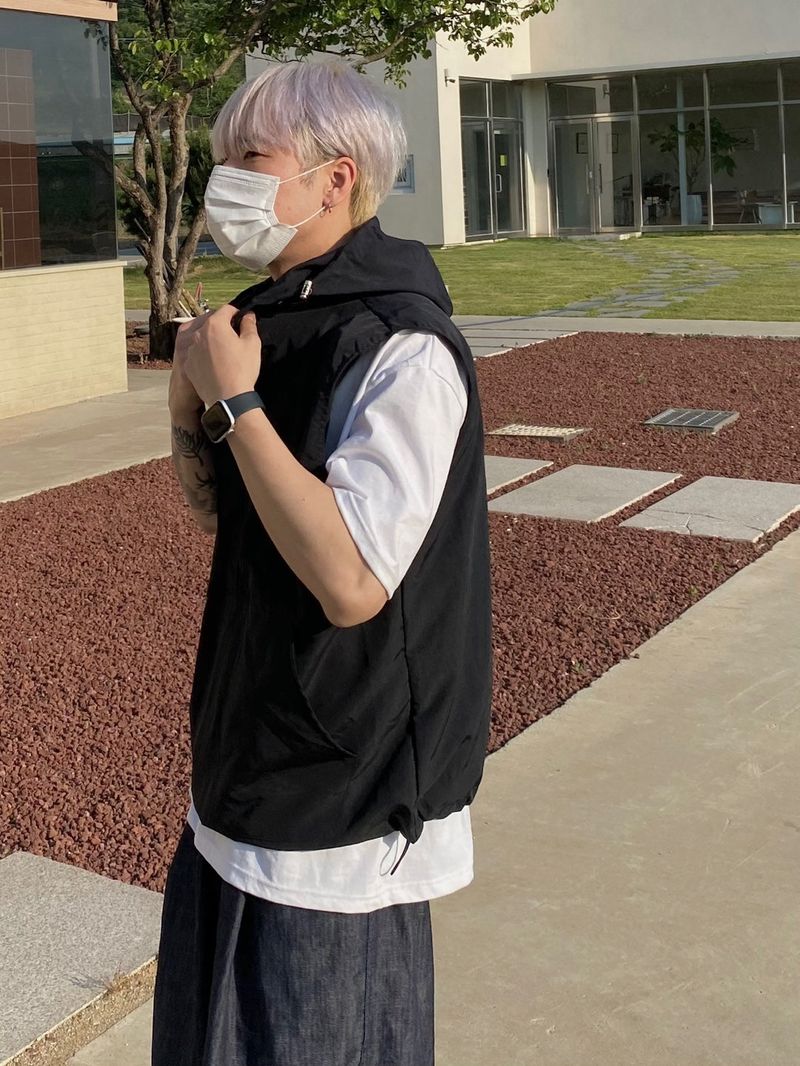 Track anorak vest