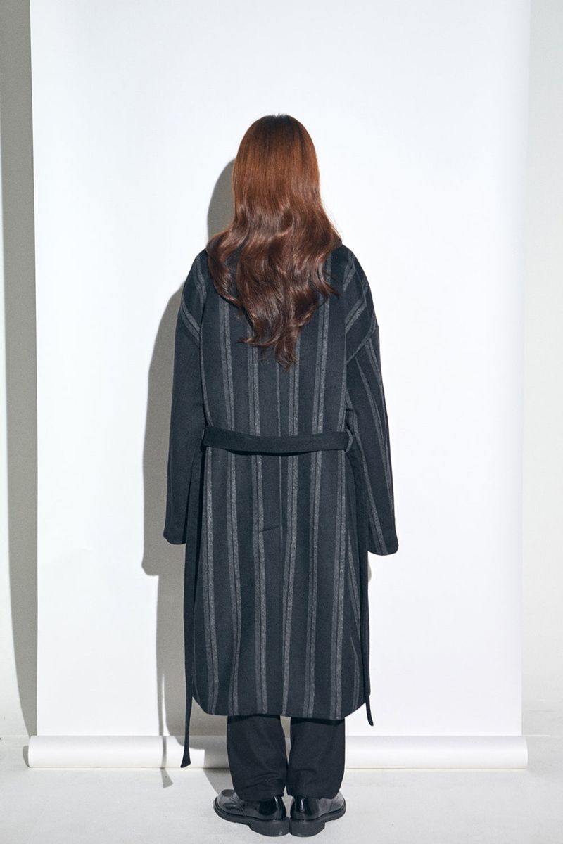 STRIPE COMBINATION WOOL ROBE COAT (Black)