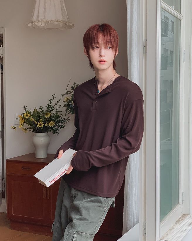 Finrun Fingerhole Henley Neck Long Sleeve