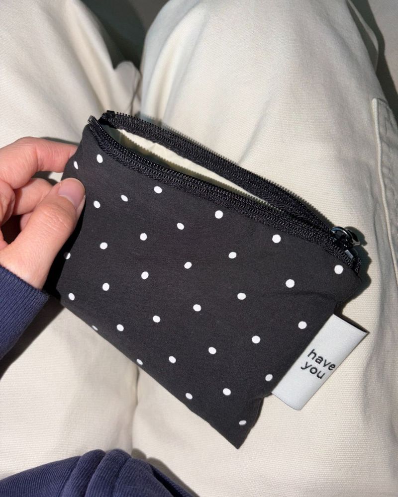 Baby dot flat pouch - black , M size