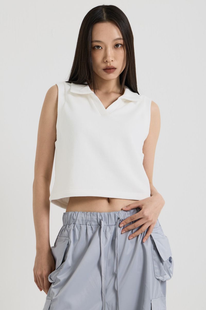 Sleeveless collar vest, White