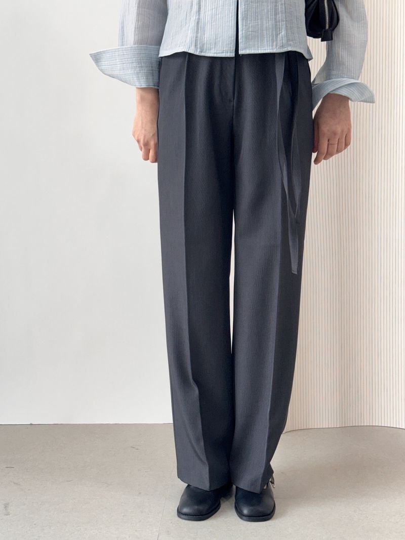 Lucen Strap Pintuck Semi-Wide Slacks Pants