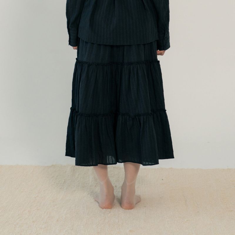 JACQUARD TIERED SKIRT (BLACK)