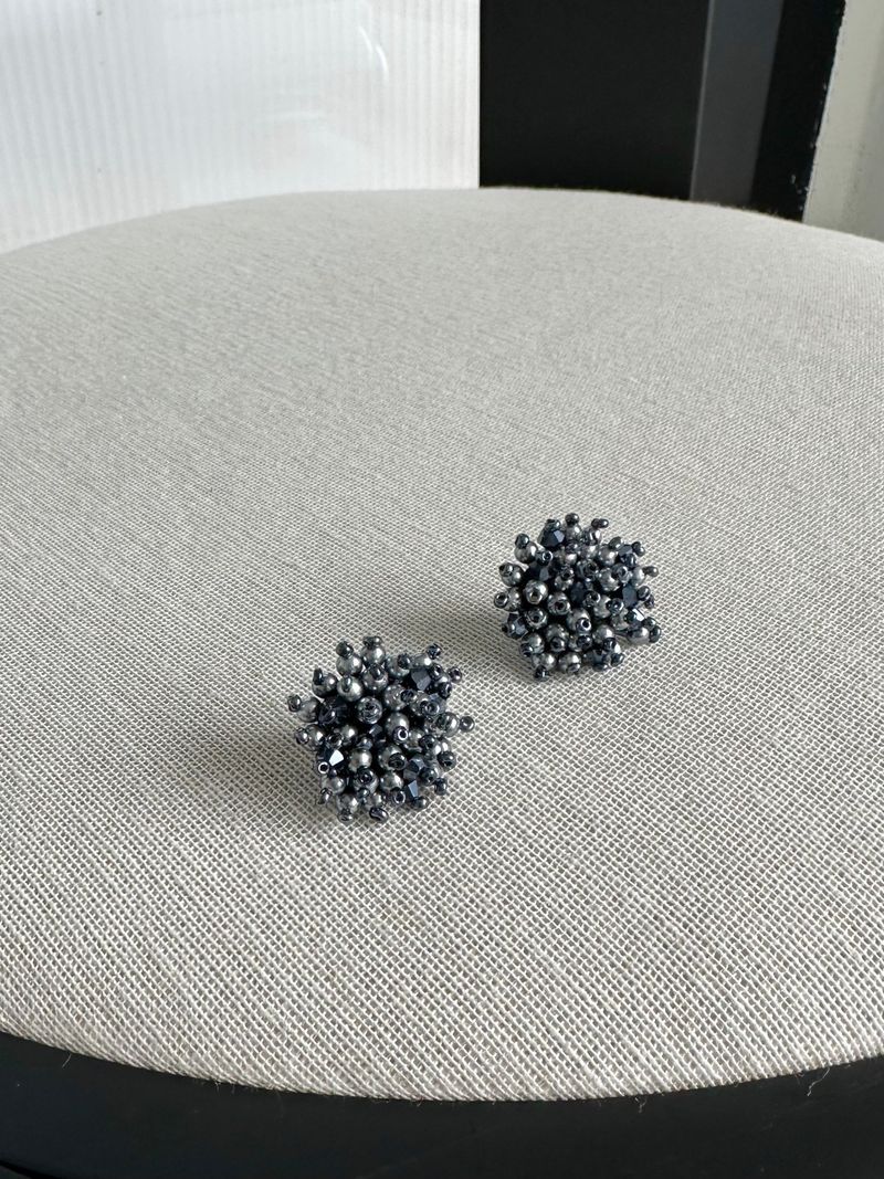 beads pop earring - navy