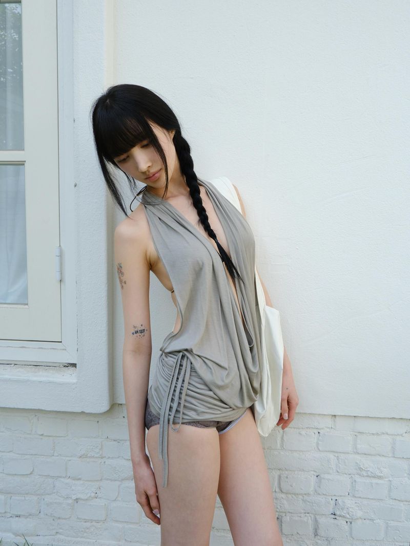 drape halter long slvl