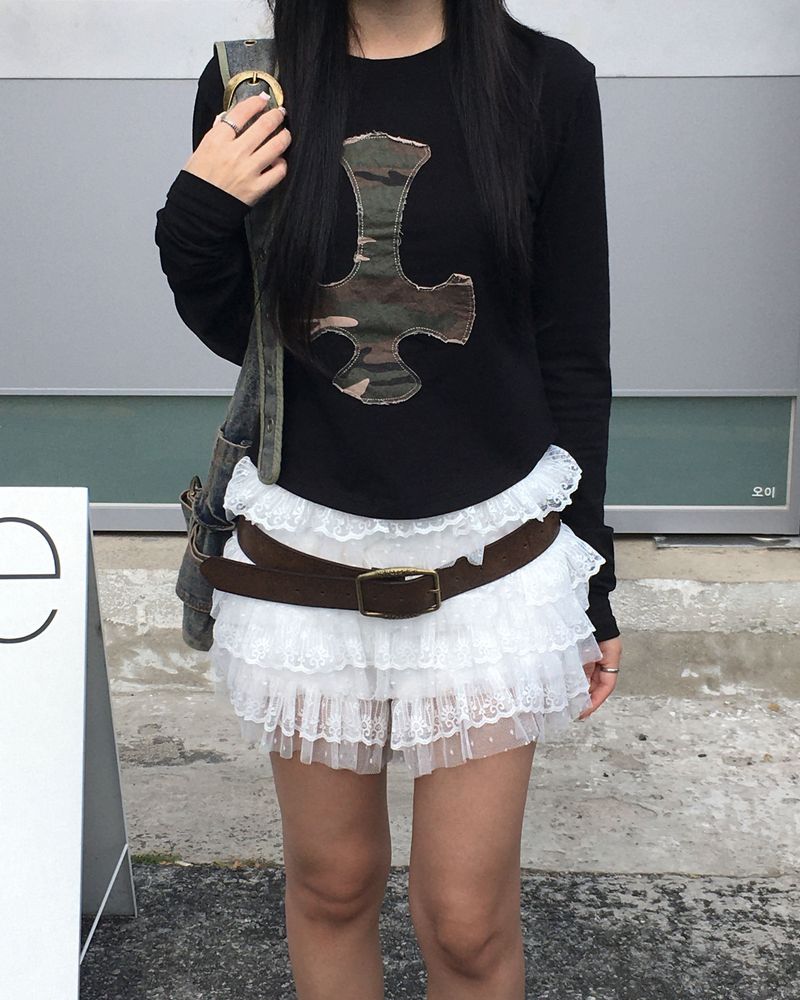 Vanilla lace shorts