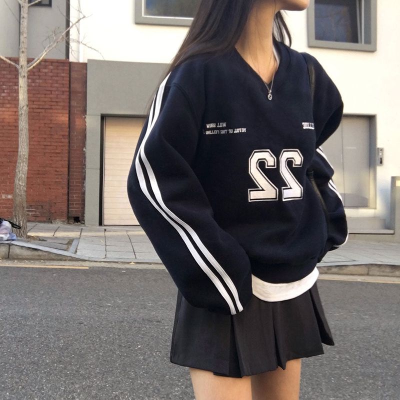 [BELLIDE MADE] Second track V-neck Oversized fit sweatshirt