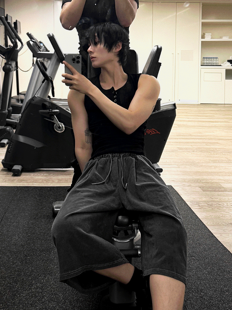 COSYHARU（コシハル）の「Pigment Silver Charcoal Bermuda Training Pants（Pants）」
