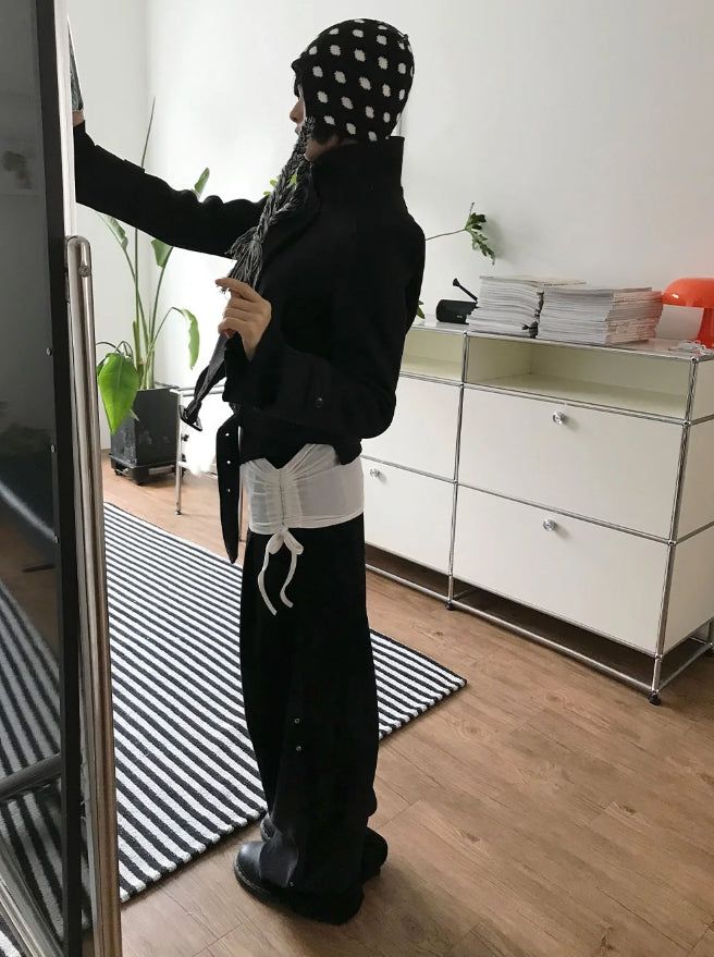 CUT-OUT STRAP LONGSLEEVE