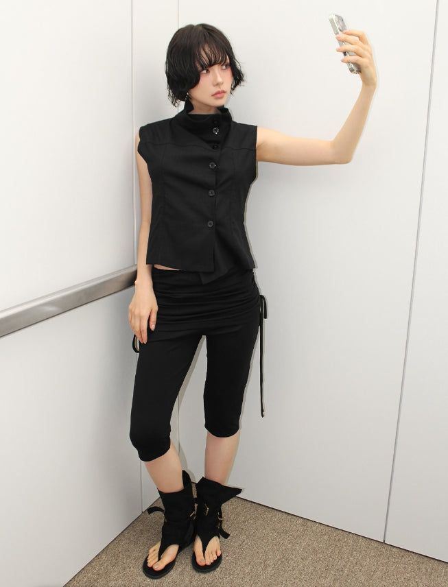 HIGH-NECK SLEEVELESS SHIRT