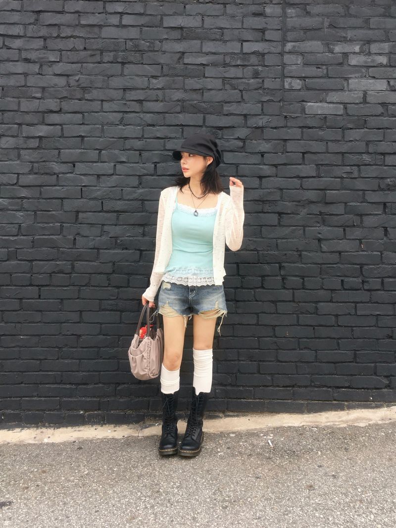 Distressed Washed Denim Hot Pants (3c)