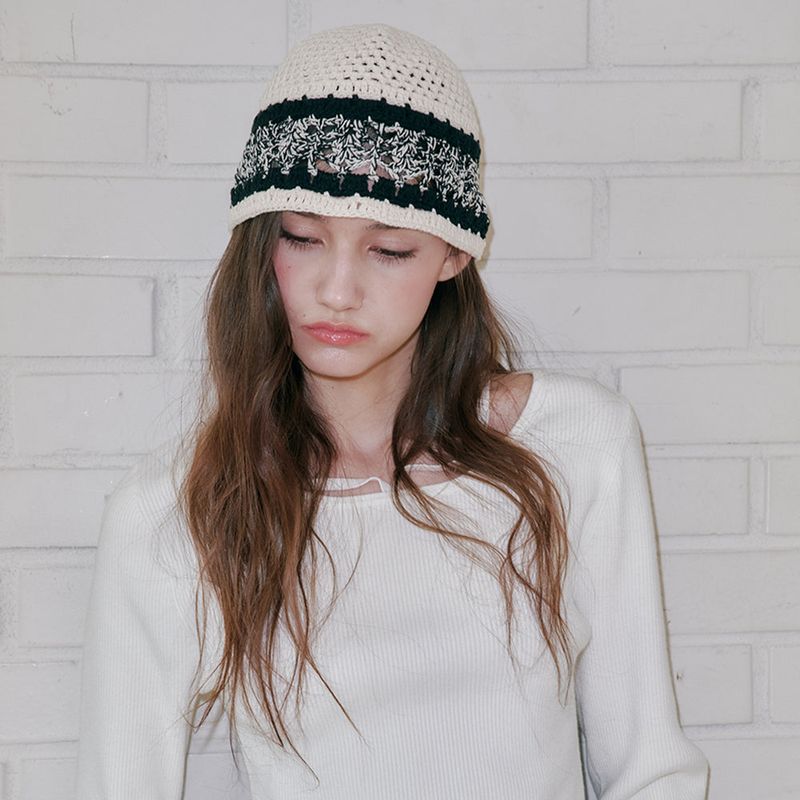 ALLINCOMPLETE（オールインコンプリート）の「Snuggle Crochet Beanie (Ivory)（Hats）」