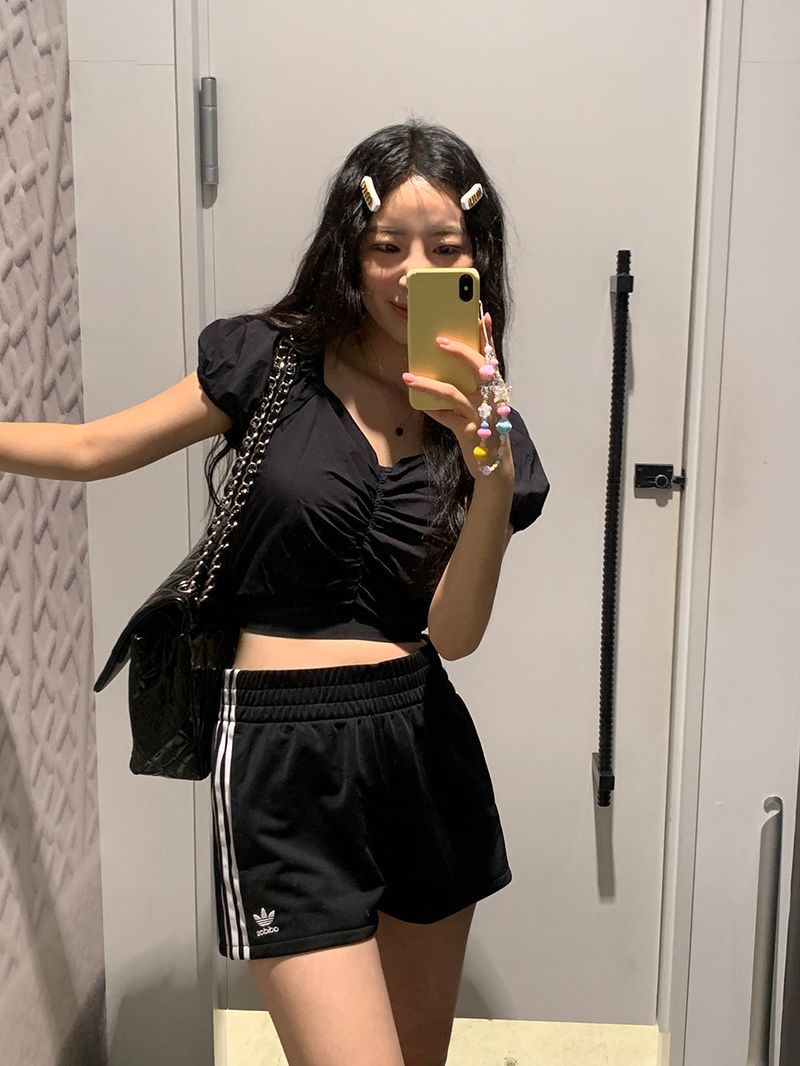 [MADE] MOBE SHIRRING CROP BLOUSE