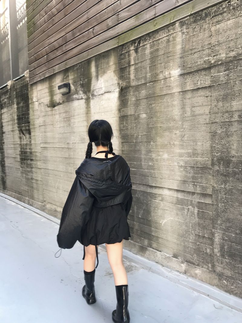Cropped rain mesh hooded windbreaker