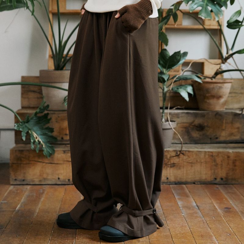 malen（マレン）の「unisex strap balloon pants brown（Pants）」
