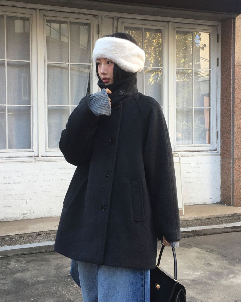 [ORIGINAL] HOLES HIGH NECK MEDIUM COAT