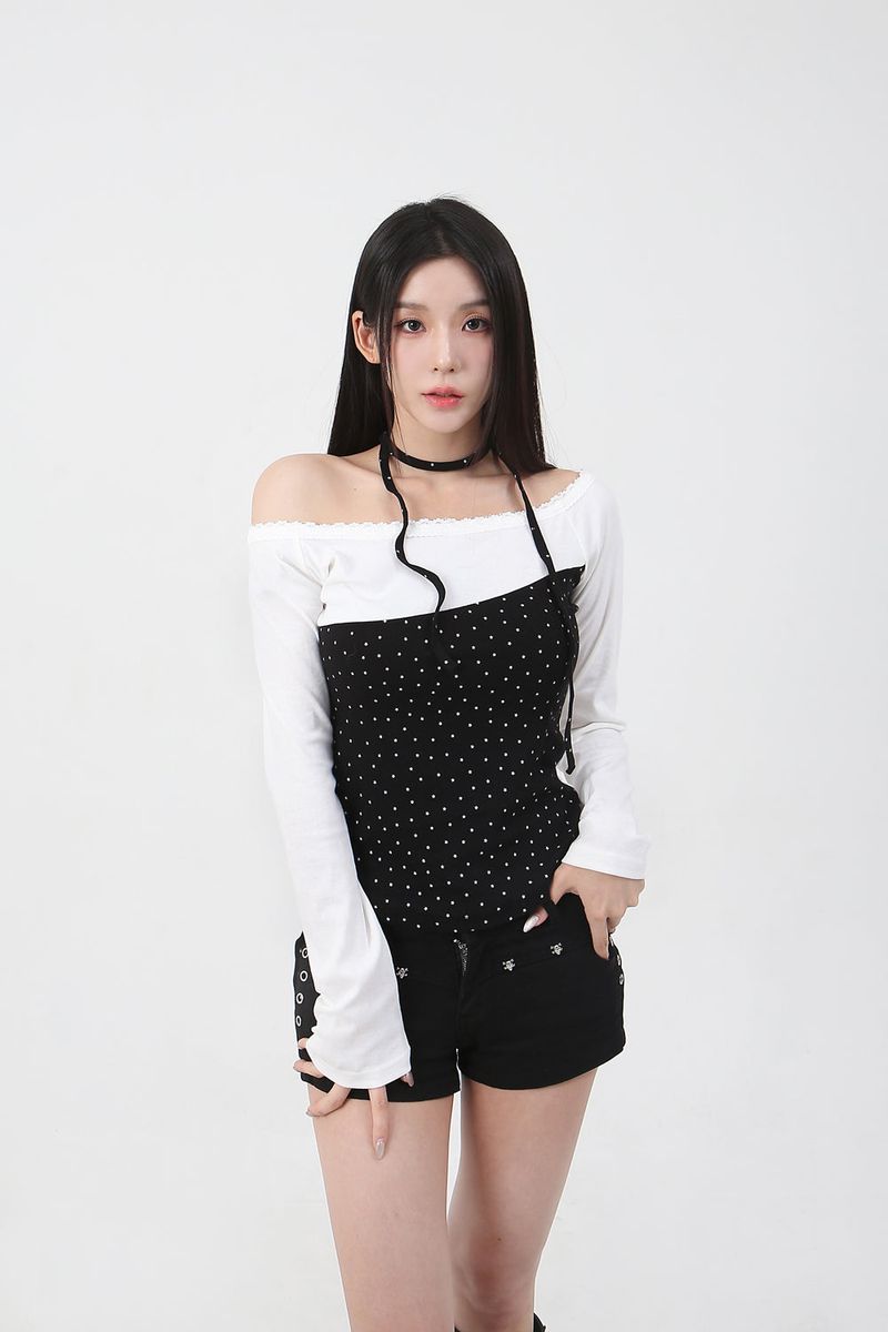 cattline(カトリーヌ)の「Lace Mini Star T-shirt_black(Tops)」