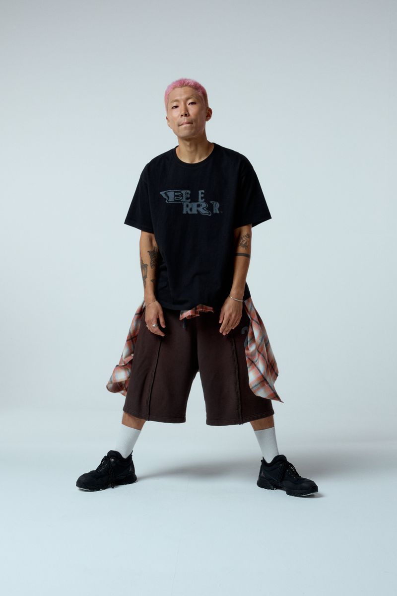 EEERRR Distorted logo over-crop fit T-shirt (Black)