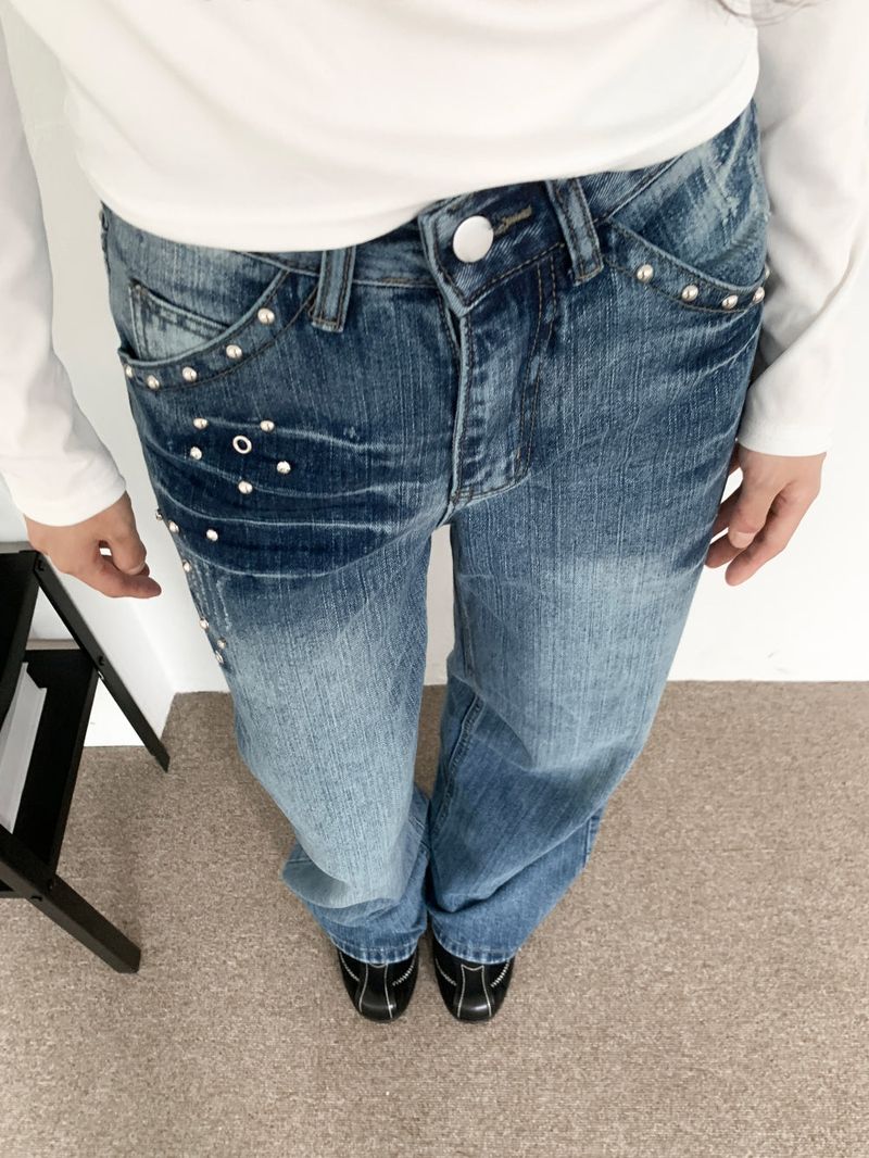 Rivet eyelet punching washed wide denim pants (Denim)