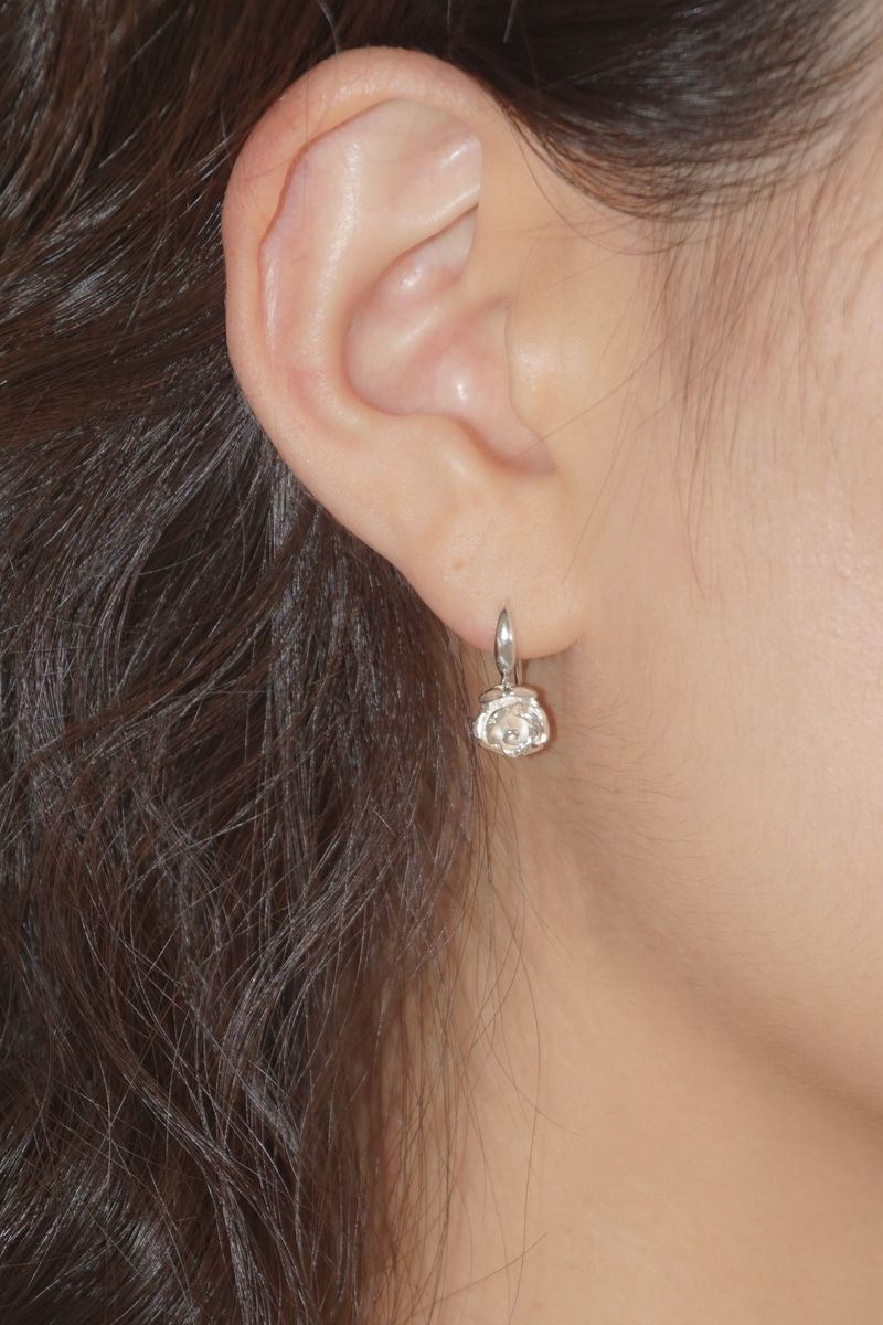 [MADE]HEART FLOWER EARRING (unbalance 2ps)