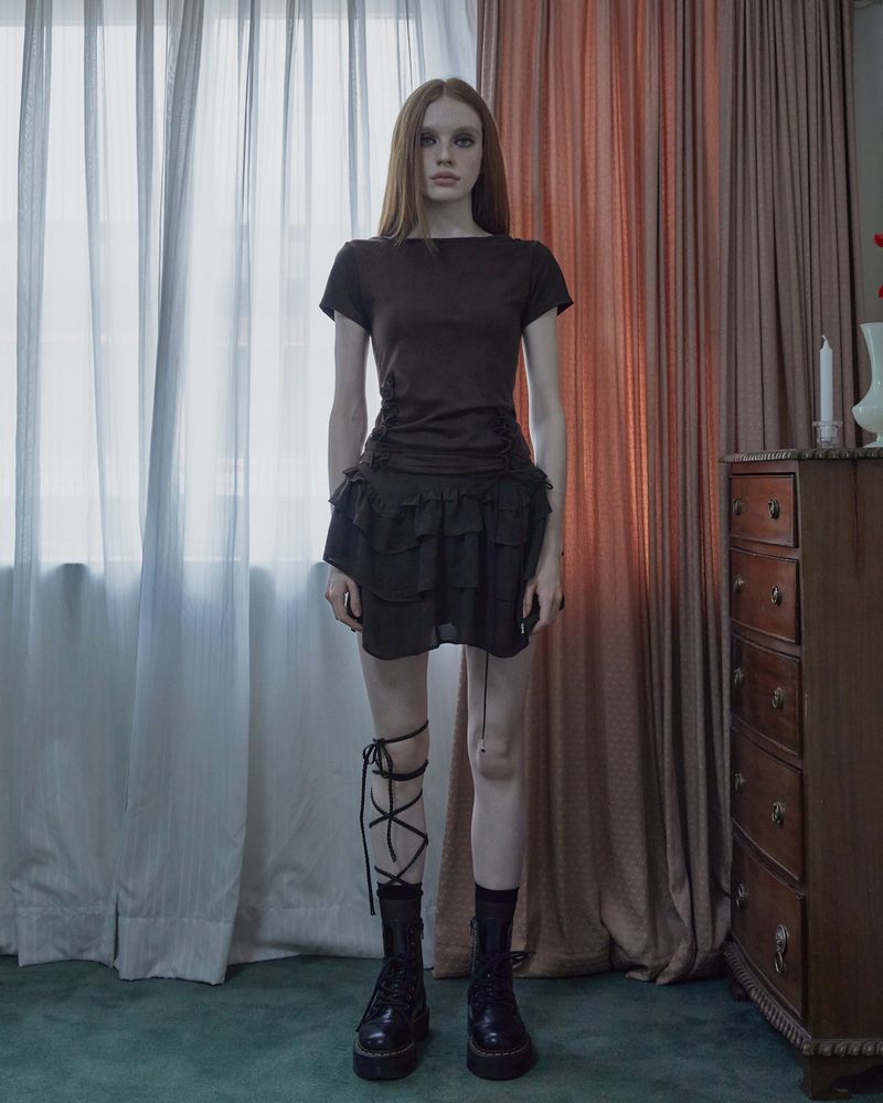 back open ruffle top / brown