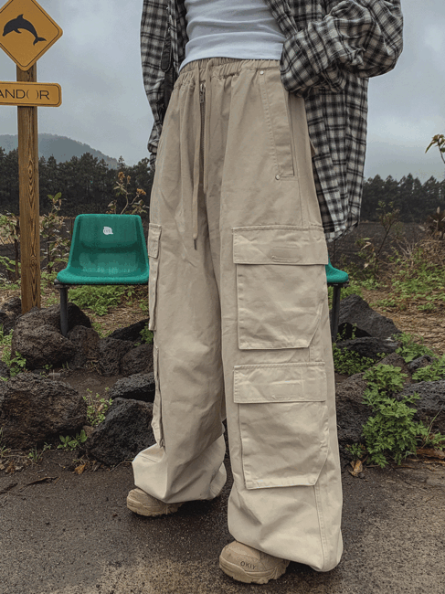 ULAN（ユレン）の「ルビージッパーワイドカーゴパンツ（パンツ）」