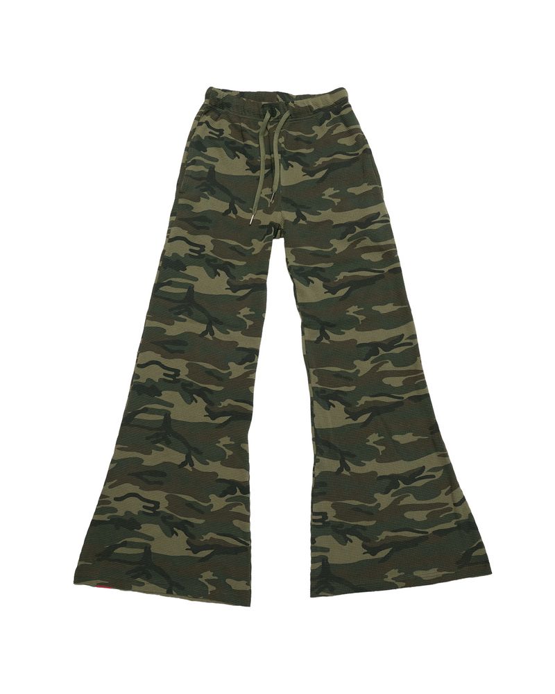 KRUCHI（クルチ）の「ロウ ワッフル カモ フレアパンツ(CAMO)ウィメンズ（パンツ）」